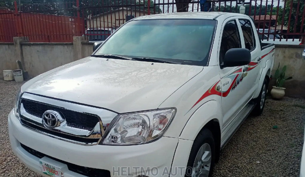 Toyota Hilux 2011  Nigerian  Used
