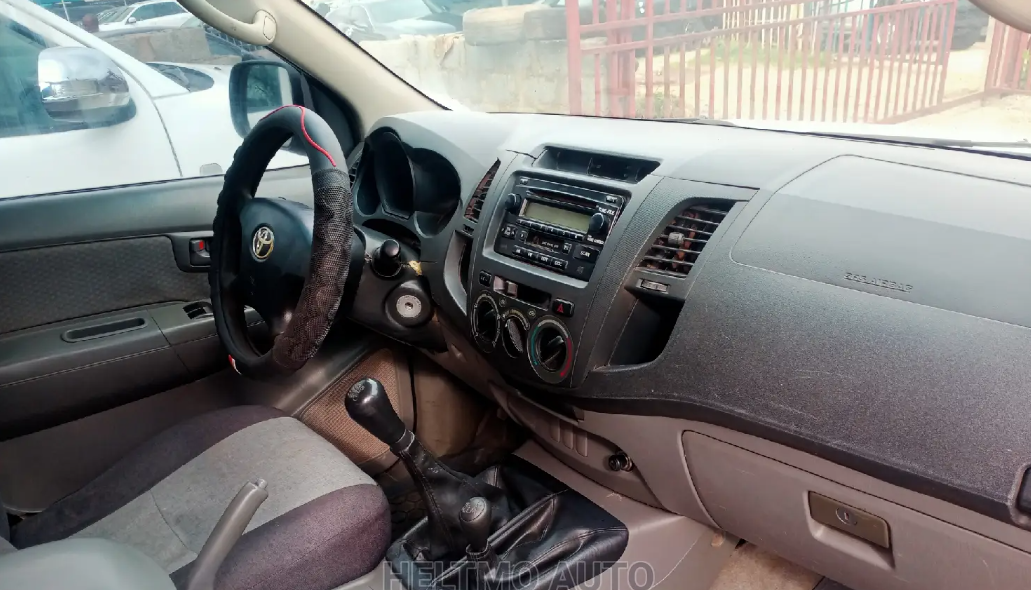 Toyota Hilux 2011  Nigerian  Used