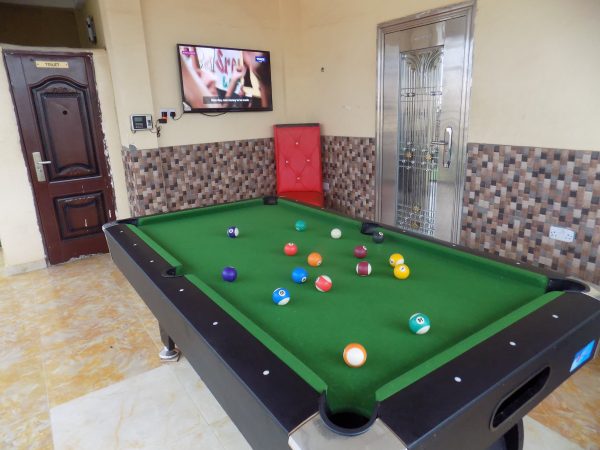 Omoba Royal Hotel