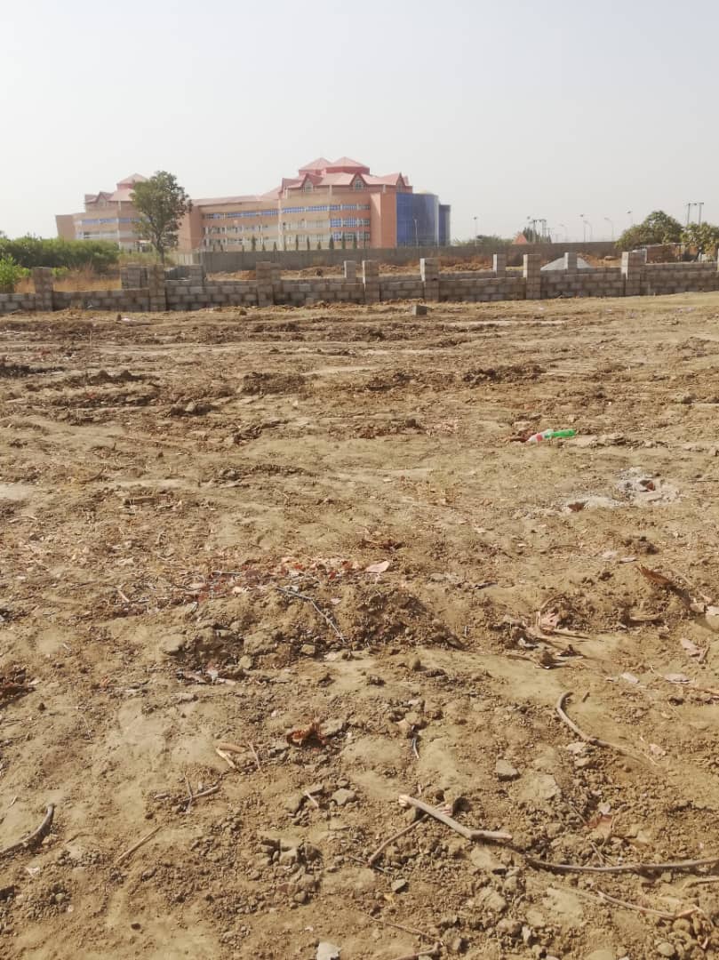 400 Square meter land For Sale