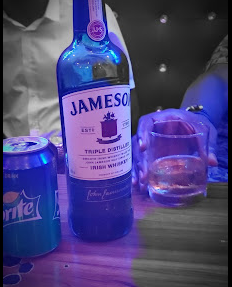 306 Restaurant And Bar